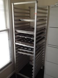 Bakers Cooking Rack 21 x 26 x 69 on wheels