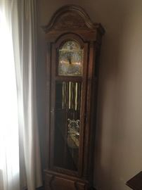 Howard Miller grandfather clock... runs great! Beautiful chimes!