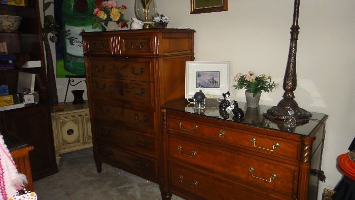 Kindel Chest of Drawers 