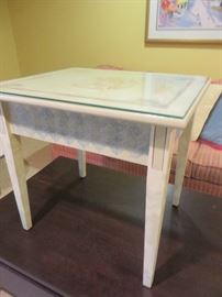 PAINTED ACCENT TABLE WITH GLASS TOP