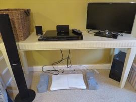 SOFA TABLE & ELECTRONICS