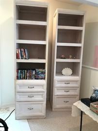 Matching book shelves with storage in base