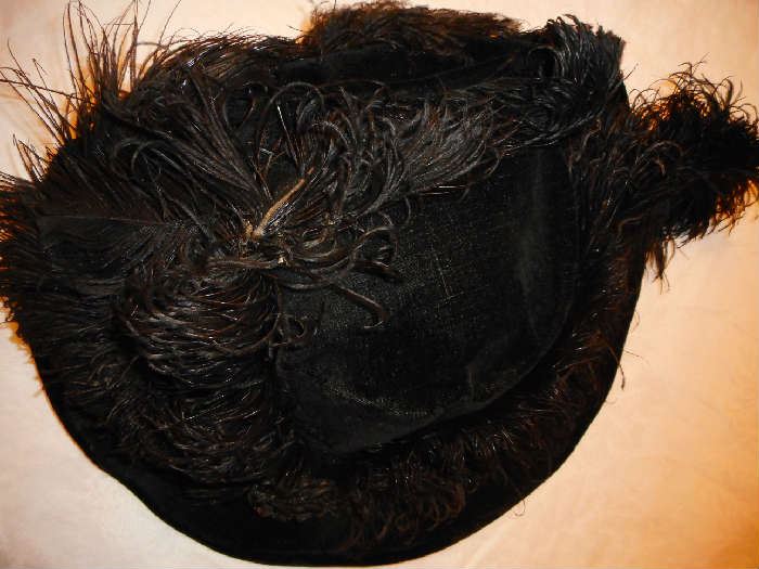 VICTORIAN FEATHER HAT