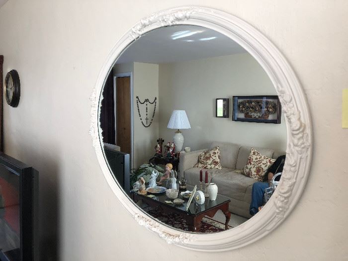 Vintage Mirror (Painted)  https://www.ctbids.com/#!/description/share/5952