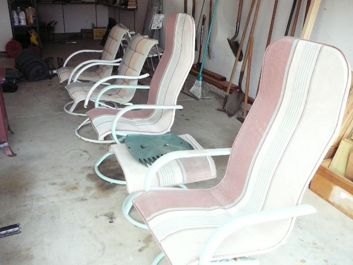 4 Rotating and rocking Patio Chairs