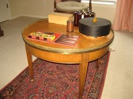 Round gallery coffee table