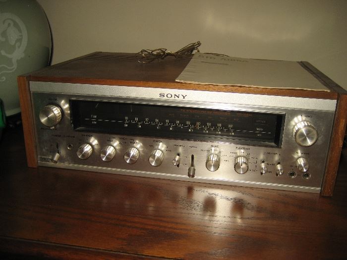 Sony David Beatty STR-7065A receiver