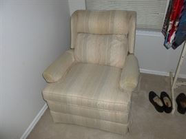 Recliner (needs cleaning)