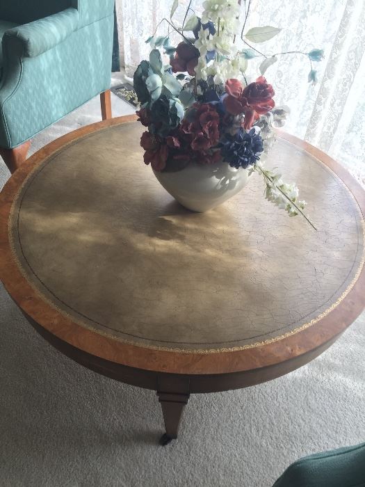 round retro coffee table