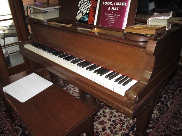 Grand piano, free :) nice condition