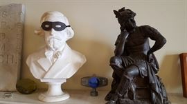 Verdi bust (r.) and large clock figure (l.)