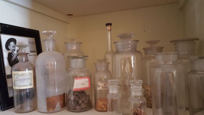Vintage apothecary -- large collection!