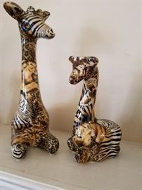 Beautiful high glaze ceramic animal print giraffe decor