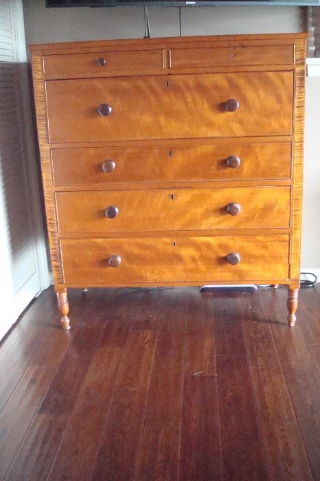1830's Sheraton period maple & tiger maple chest of drawers.