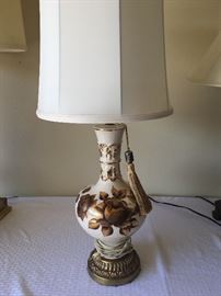 Table top lamp w/ shade