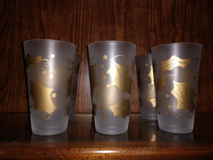 Set of 6 gold accent drinking glasses