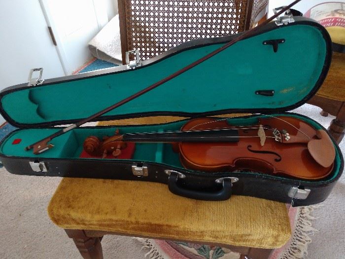 H Siegler violin