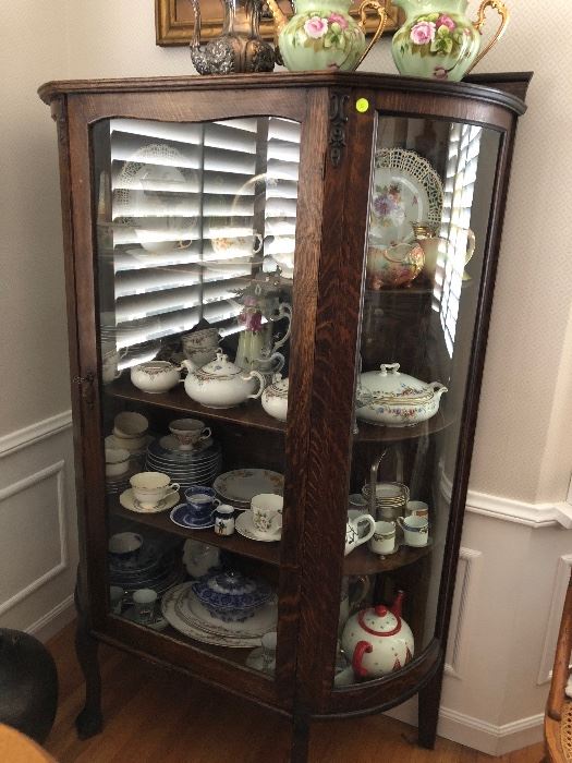 But if yo curio with rounded glass and lots of china 