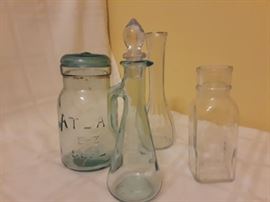 Atlas jar and glass items