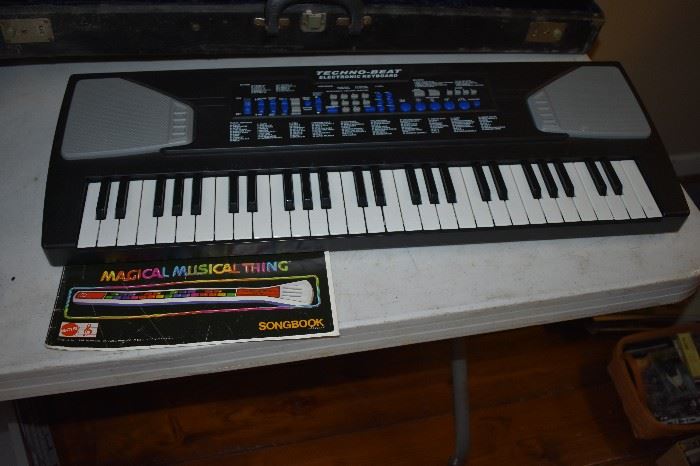 Techno-Beat Electronic Keyboard