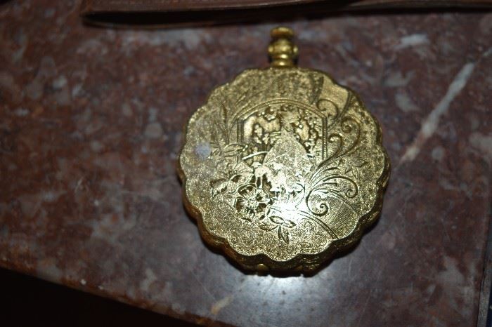 Vintage Collectible Powder Compact with Mirror and Fancy Filligree Gold Layered