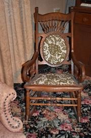 Gorgeous Antique Rocker in Awesome Condition!