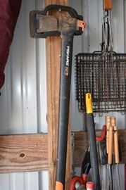 Fiskars X27 Axe