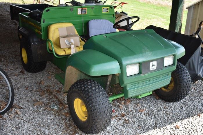 John Deere Gator4x2 Runs Beautifully! Contents of the Bed is not included.