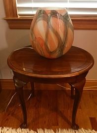 Lamp vase, oval end table