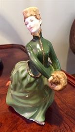 Royal Doulton 'Grace' H.N. 2318 Bone China Made in England (1965)