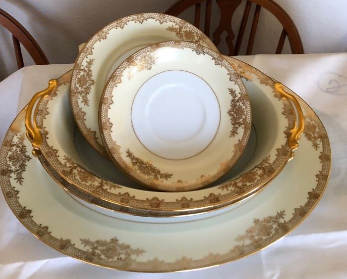 Noritake "Revenna" Pattern-Set includes Serving bowls and platters, dishes