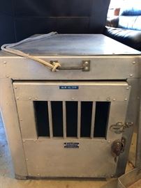 Vintage McKEE The Airborne Aluminum Dog Crate Travel Kennel  (2)