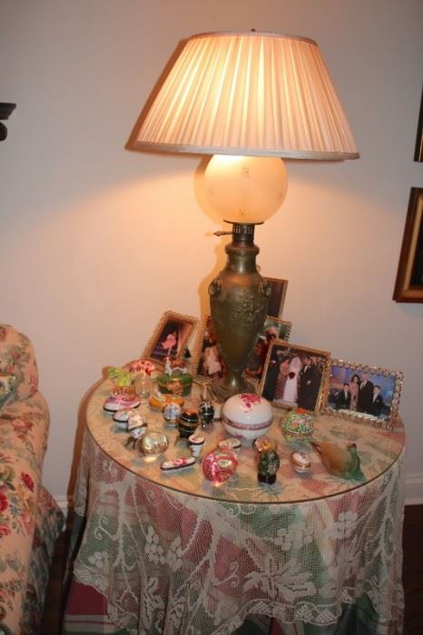 Table Round and Bric-A-Brac  with Table Lamp
