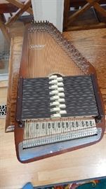 AUTOHARP BY OSCAR SCHMIDT. MODEL # 15 EBH/R. HAND CRAFTED IN THE USA.