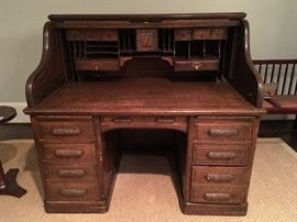 Antique Quarter Sawn Oak Roll Top Desk with Full Interior
