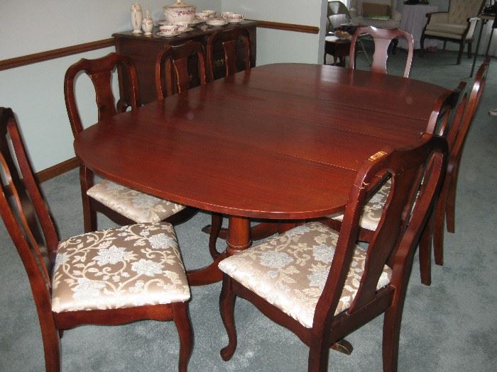 Duncan Phyfe Dining Room Set with 8 Chairs and Extra Leafs