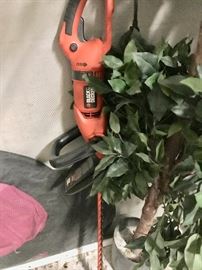 Black and Decker hedge trimmer $20