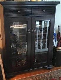 VERY FINE CABINET FOR WINE AND CHINA OR?