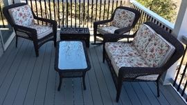 NICE CLEAN PATIO SET WICKER TYPE