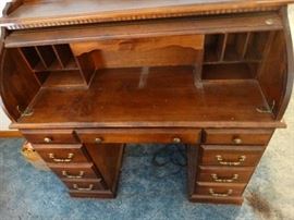 Small roll top desk w/ light