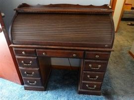 Small roll top desk w/ light