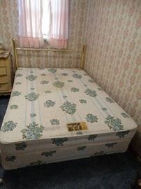 Full size complete bed w/ mattress & box spring