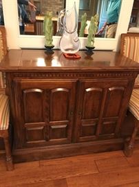 Buffet matches hutch