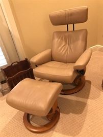 Ekorn Leather Stressless Chair and ottoman 