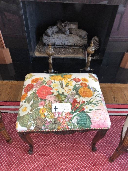 Zimmer & Rohe upholstered antique bench/footstool  measures 21" x 15.5" x 18"high asking $200 originally $600