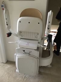 Acorn stairlift