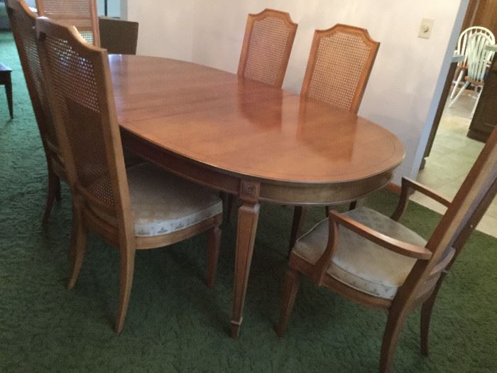 Thomasville Dining Table and Six Chairs  https://www.ctbids.com/#!/description/share/6680