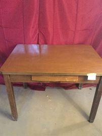 Vintage Table  https://www.ctbids.com/#!/description/share/6722