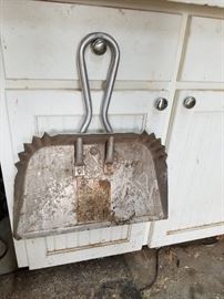 dust pan