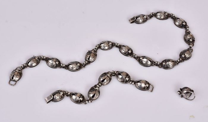 Georg Jensen USA Necklace and Bracelet Set             Bid on-line today through March 21st at www.fairfieldauction.com